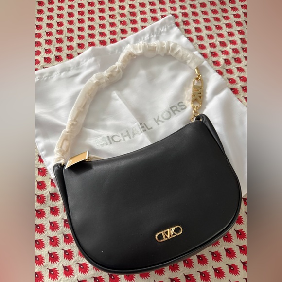 NWT Michael Kors Kendall Small Black Leather Shoulder Bag with Dust Bag - Picture 10 of 10